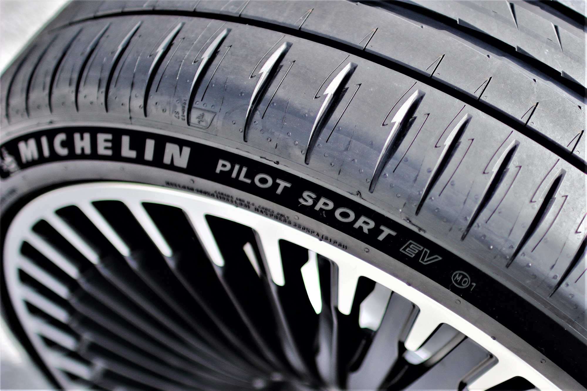 michelin pilot sport ev (5)