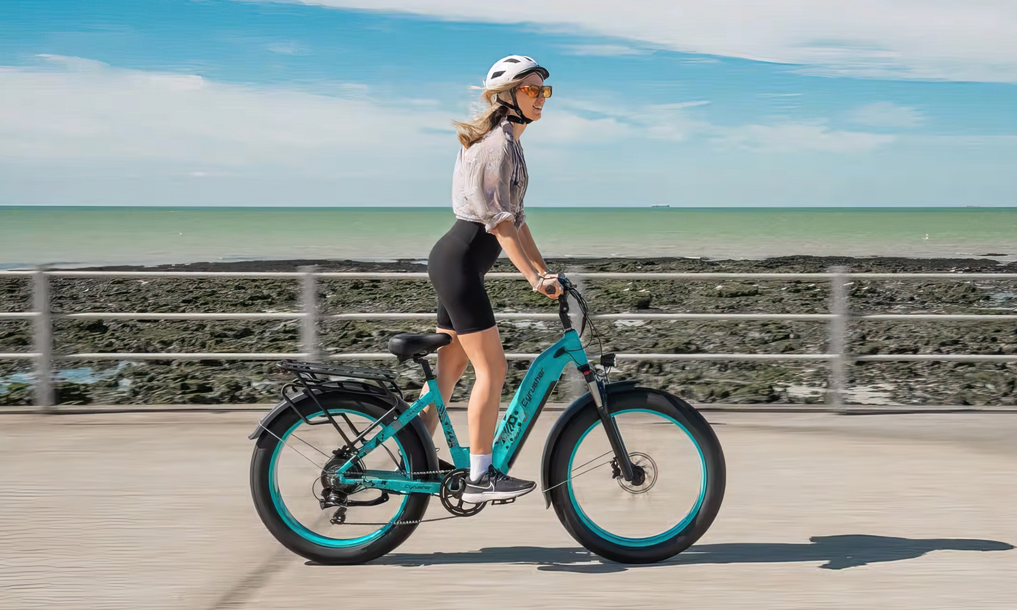 Las bicicletas eléctricas con acelerador te permiten controlar totalmente la velocidad del vehículo sin tener que pedalear.