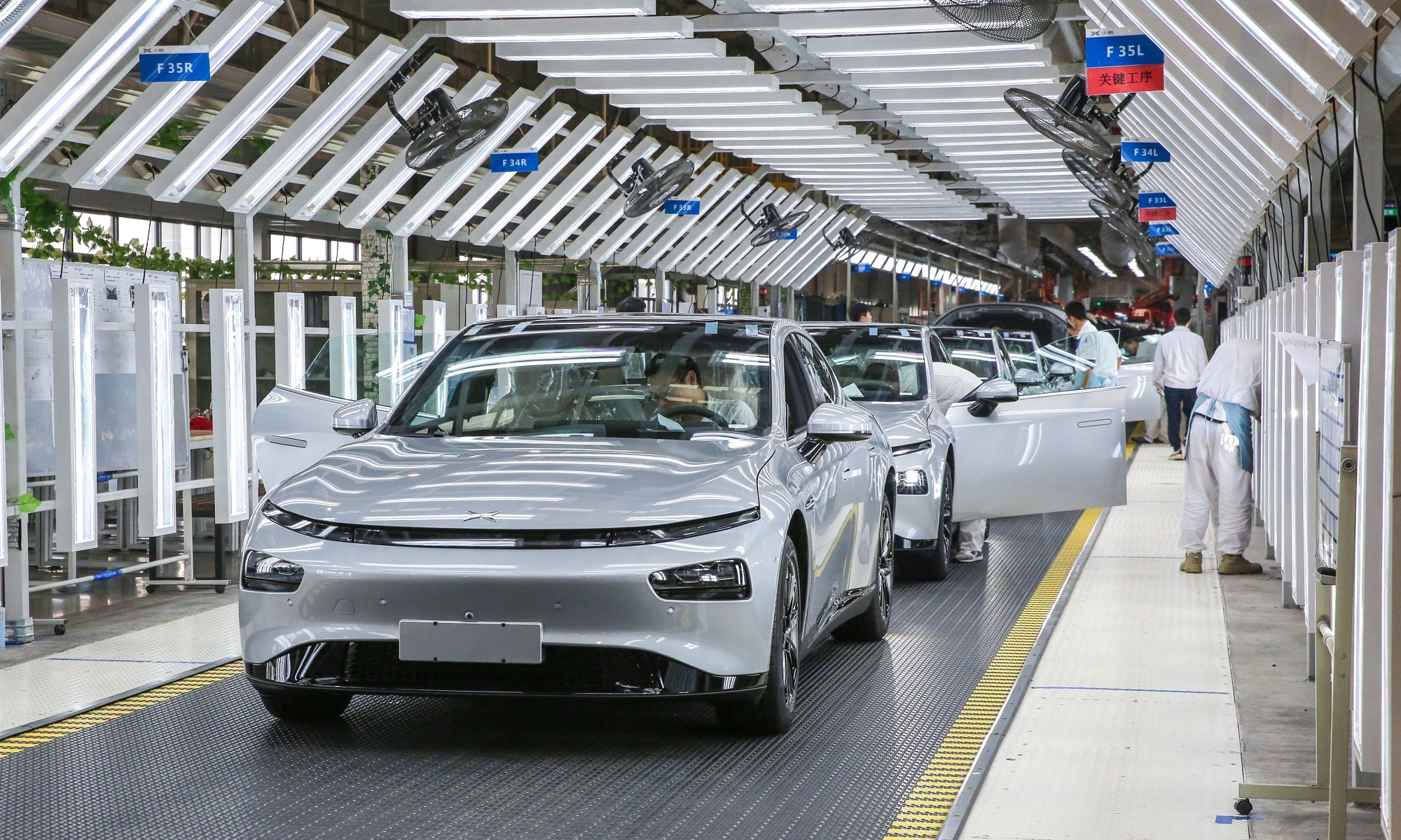 Muchos expertos anuncian un exceso de oferta en el mercado eléctrico.