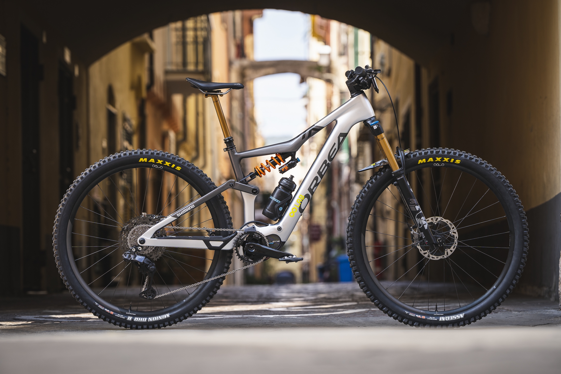 La Orbea Rise H10 incorpora un motor Shimano EP8.RS.