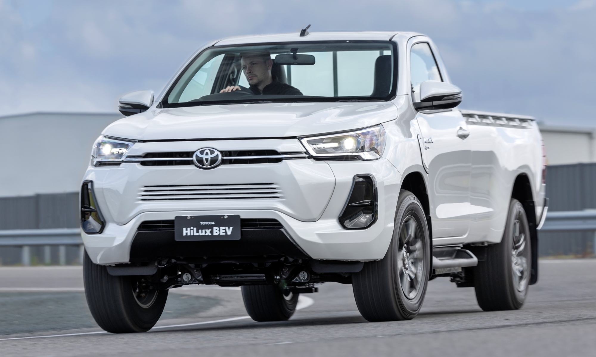 La Toyota Hilux Revo BEV Concept ha sido desarrollada en Tailandia.