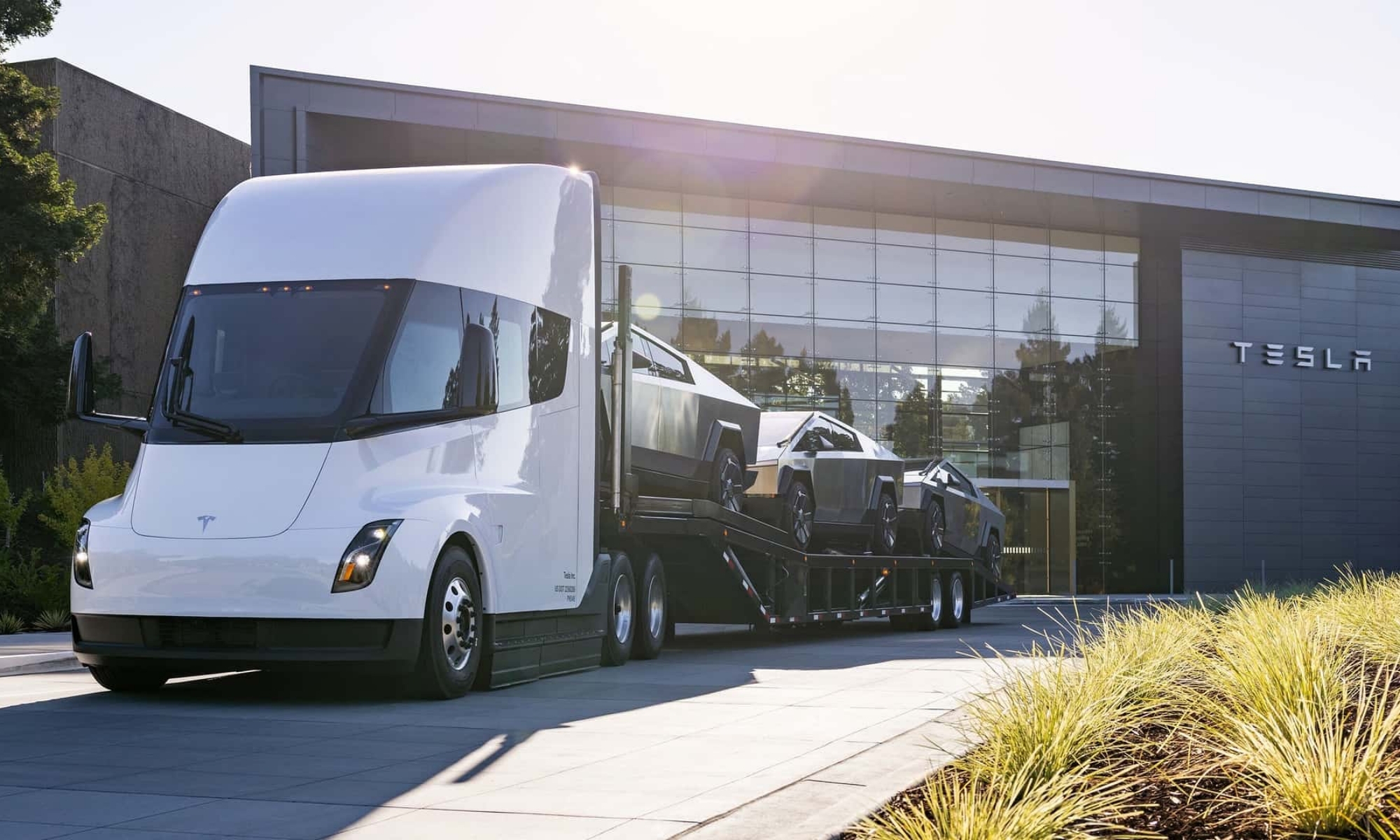 Muchos clientes tendrán que esperar todavía años para que Tesla les entregue sus pick-ups.