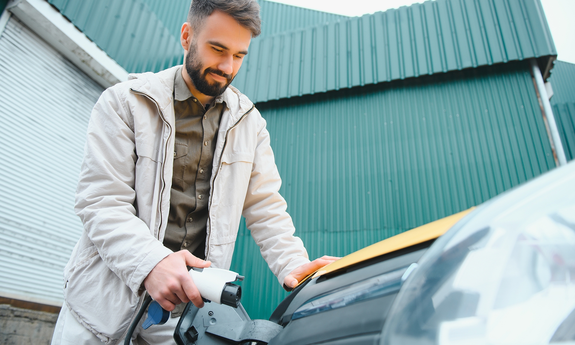 Seas particular o profesional, en España puedes recibir ayudas para la compra de un vehículo eléctrico.