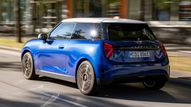 MINI Cooper SE 2024 Trasera