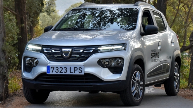 Por medidas, el Dacia Spring se considera un coche del segmento A (mide 3,7 metros de largo). :Foto Híbridos y Eléctricos.