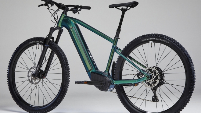 Solo está disponible en este color denominado 'verde botella' por Decathlon. Solo está disponible en este color denominado 'verde botella' por Decathlon.