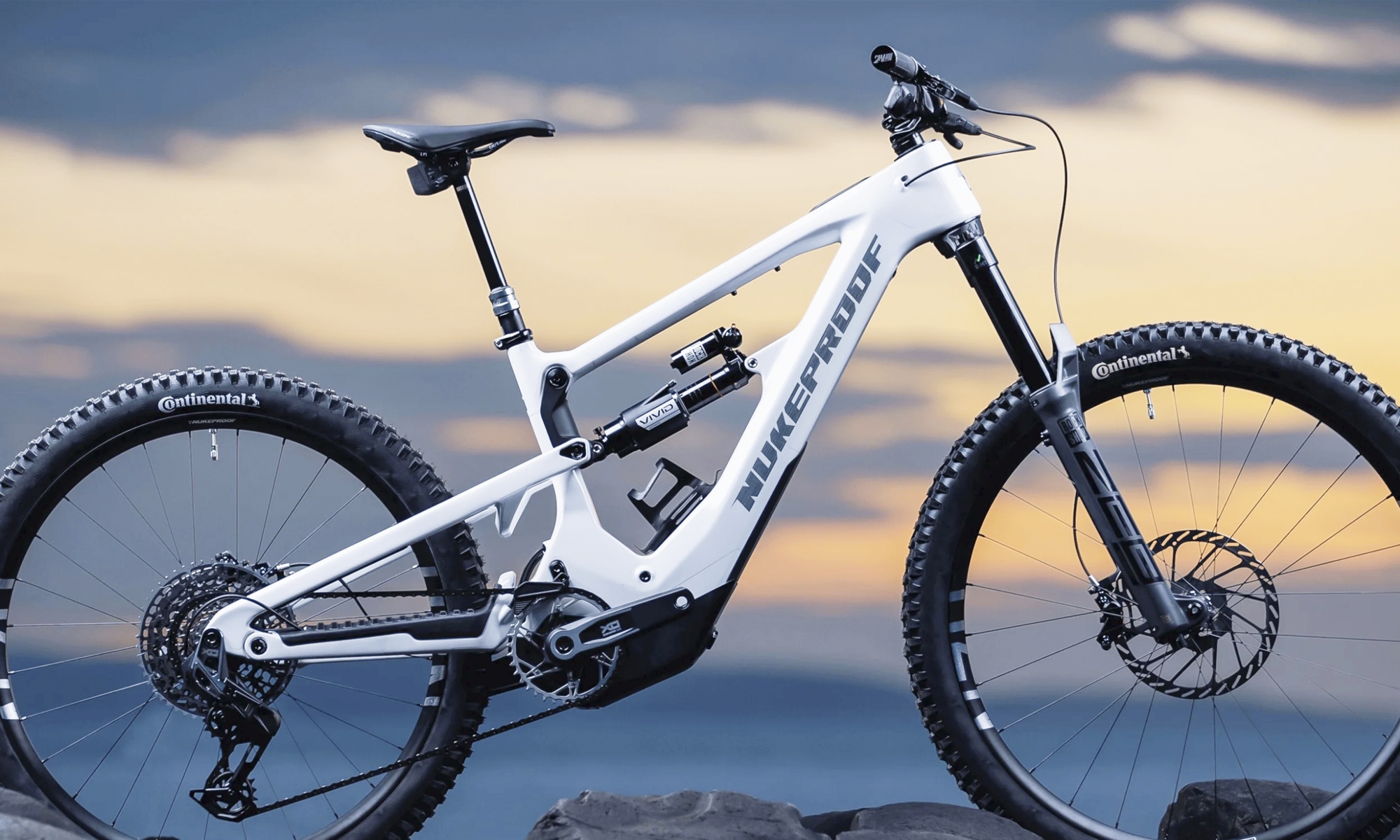 Nukeproof Megawatt Carbon. Nukeproof Megawatt Carbon.