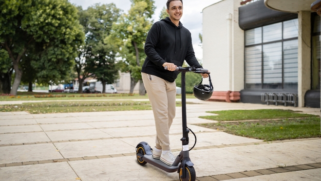 El patinete Aovopro AVO1 tiene una autonomía de hasta 30 km