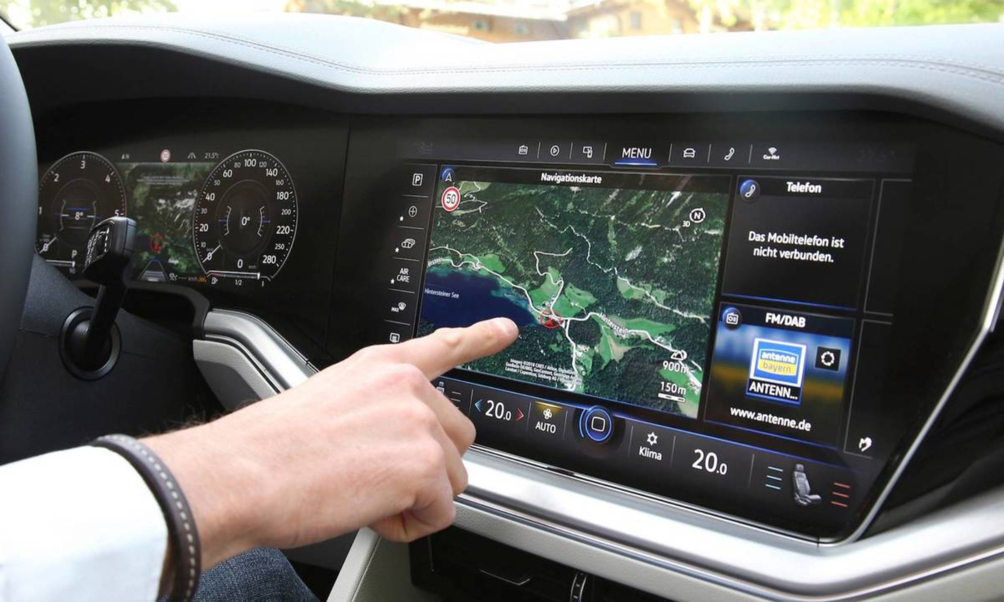 La radio AM está desapareciendo en los coches eléctricos por las interferencias que podrían causar en los motores de esta clase.