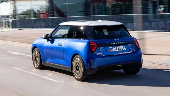 MINI Cooper SE Trasera