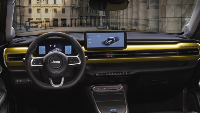 Puesto de conducción del Jeep Avenger e-Hybrid con la pantalla central de 10,25 pulgadas.