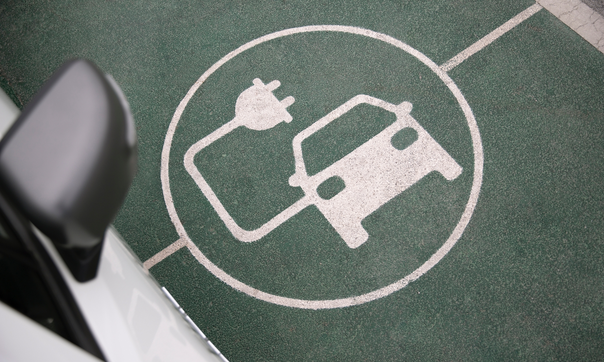 El Gobierno mantiene las ayudas a la compra de coches eléctricos hasta julio de 2024.
