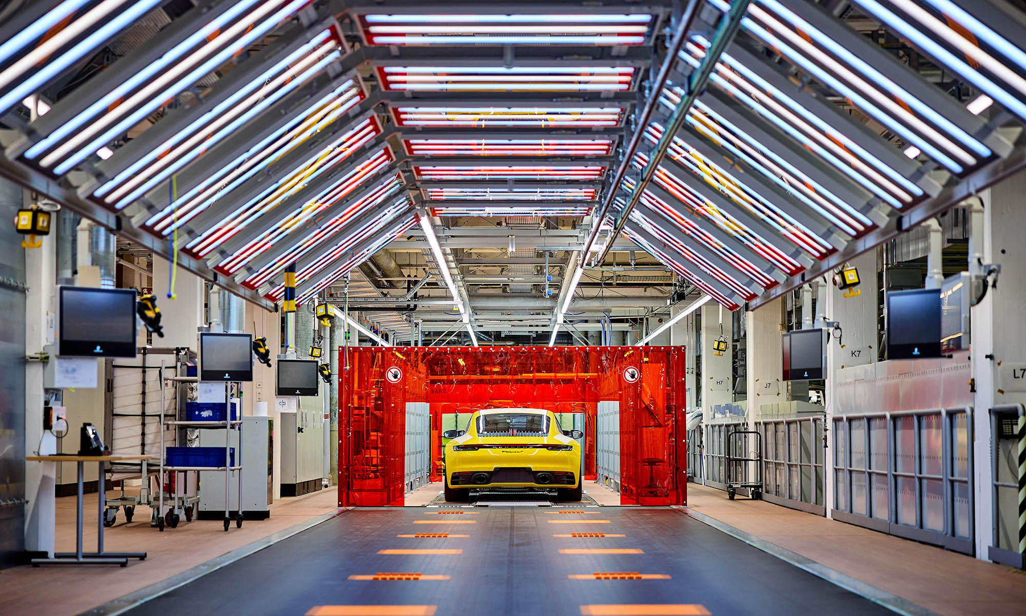 La fábrica de Stuttgart-Zuffenhausen se adapta para la fabricación de nuevos modelos eléctricos.