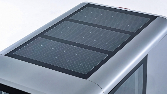 Los paneles solares del techo aseguran energía eléctrica incluso si hay cortes de suministro.