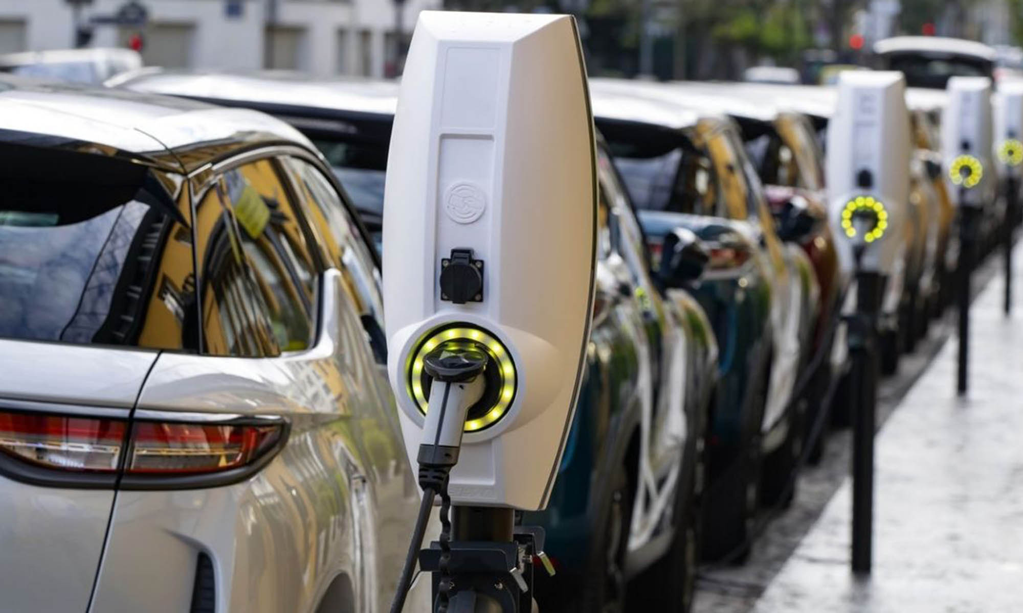 Las empresas de leasing tienen potencial para inundar el mercado de segunda mano de coches eléctricos.