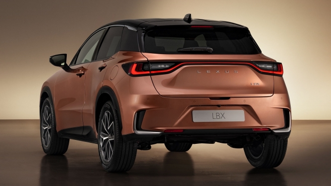 Técnicamente está basado en el Toyota Yaris Cross, tanto a nivel estructural como mecánico. Técnicamente está basado en el Toyota Yaris Cross, tanto a nivel estructural como mecánico.