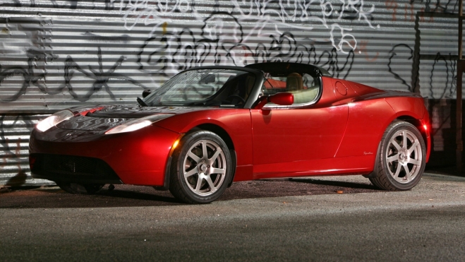 El Roadster estaba basado en un Lotus Elise, aunque se hicieron muchas modificaciones.