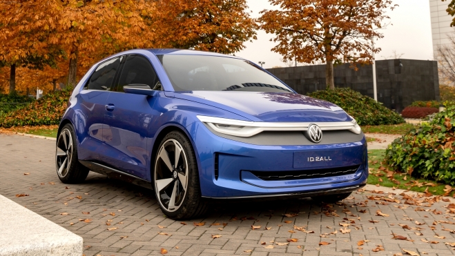 El ID.2 propone tamaño de segmento B, espacio de segmento C y unos 25.000 euros de precio con 450 km de autonomía. El ID.2 propone tamaño de segmento B, espacio de segmento C y unos 25.000 euros de precio con 450 km de autonomía.
