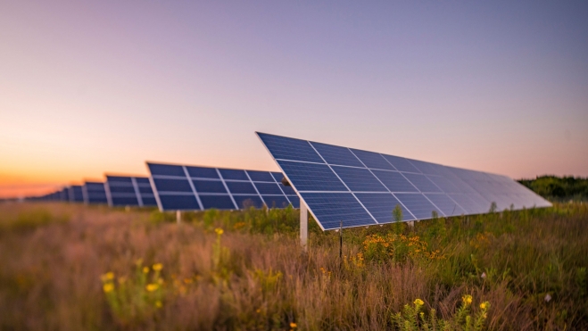 La energía fotovoltaica puede ser almacenada en baterías de coches eléctricos recicladas.