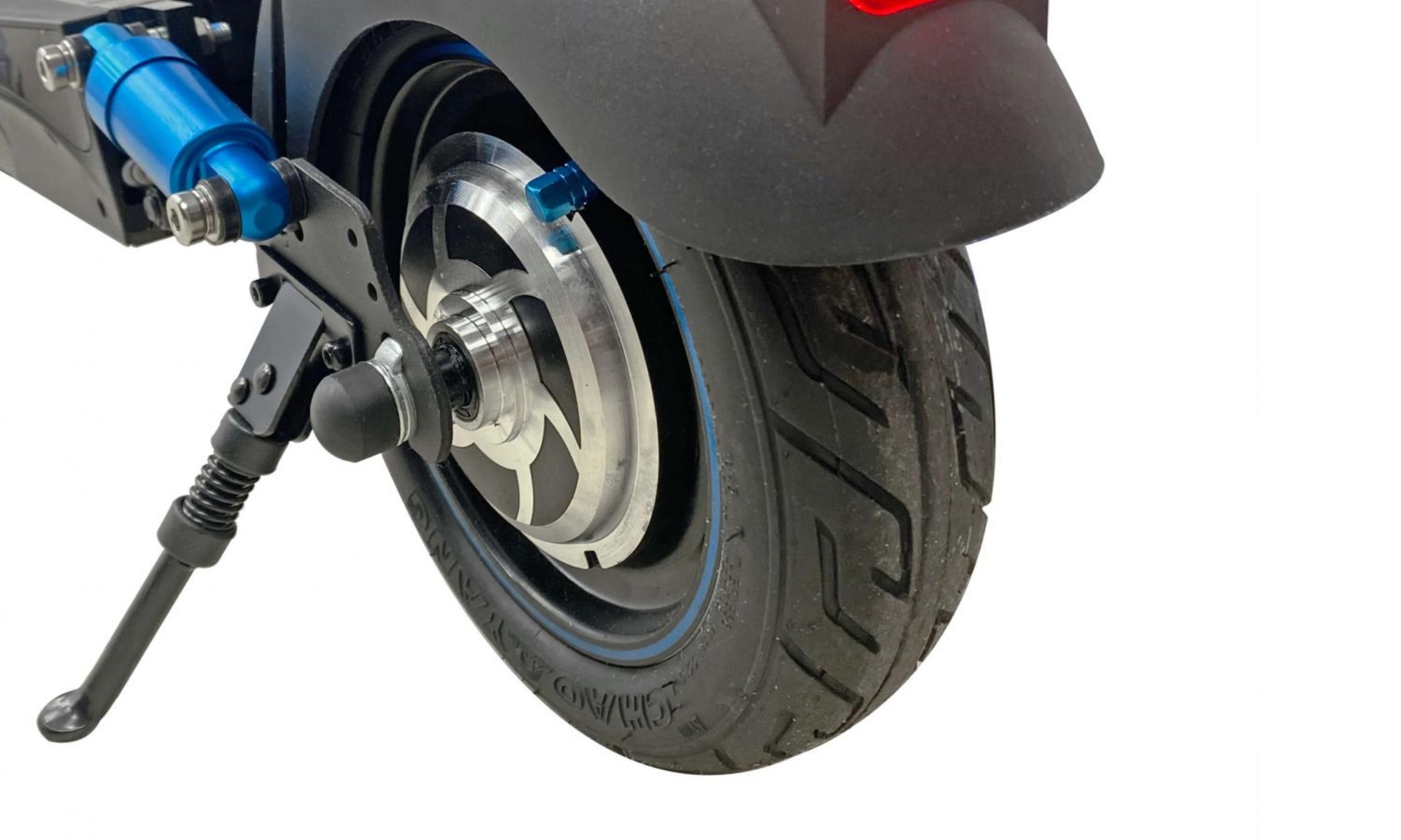 Las ruedas del SmartGyro Speedway C son macizas, lo que ayuda a la estabilidad total de la conducción con él.