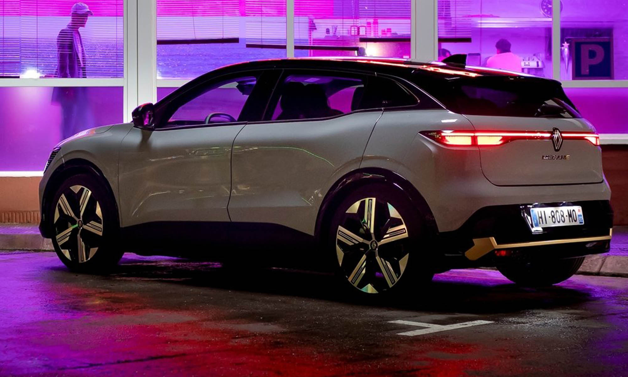 La rebaja de precios convierte al Megane E-TECH en una opción muy interesante dentro del segmento C-SUV eléctrico.