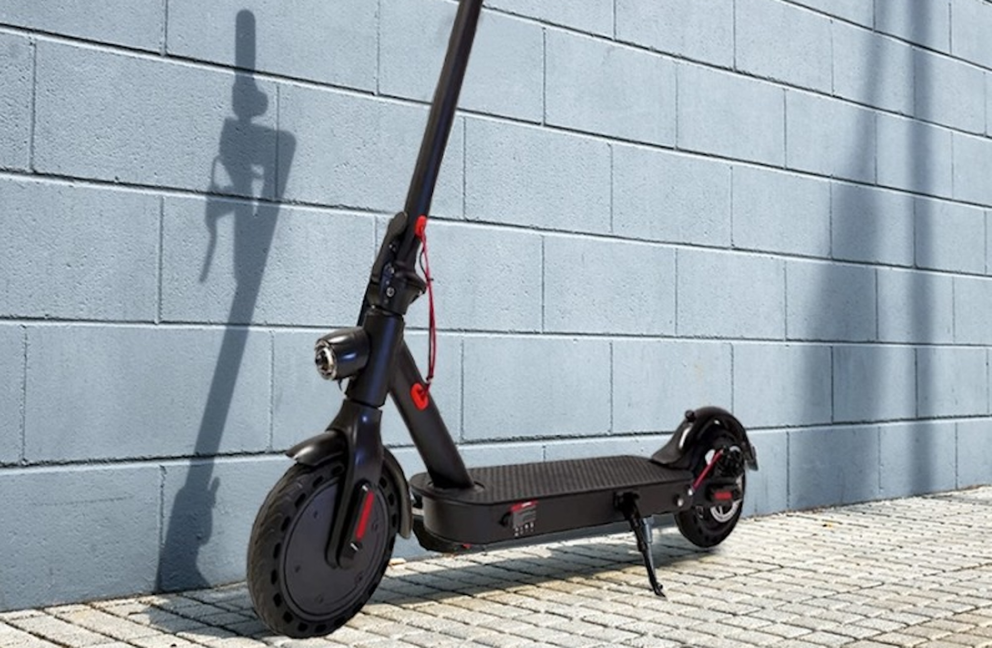 El patinete eléctrico de ZWHEEL tiene 25 km de autonomía.