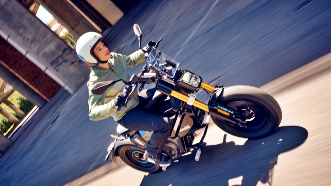 Es una moto de tamaño compacto y de orietación 100 % urbana. Es una moto de tamaño compacto y de orietación 100 % urbana.