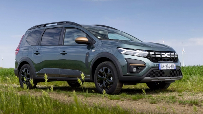 Su altura es mayor que la de muchos SUV compactos. Su altura es mayor que la de muchos SUV compactos.
