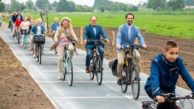 Incluir placas fotovoltaicas en los carriles bici no afectará a la seguridad de los usuarios.