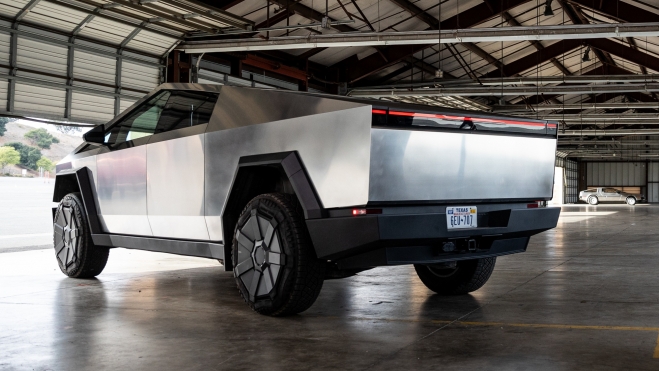 Tesla Cybertruck Trasera