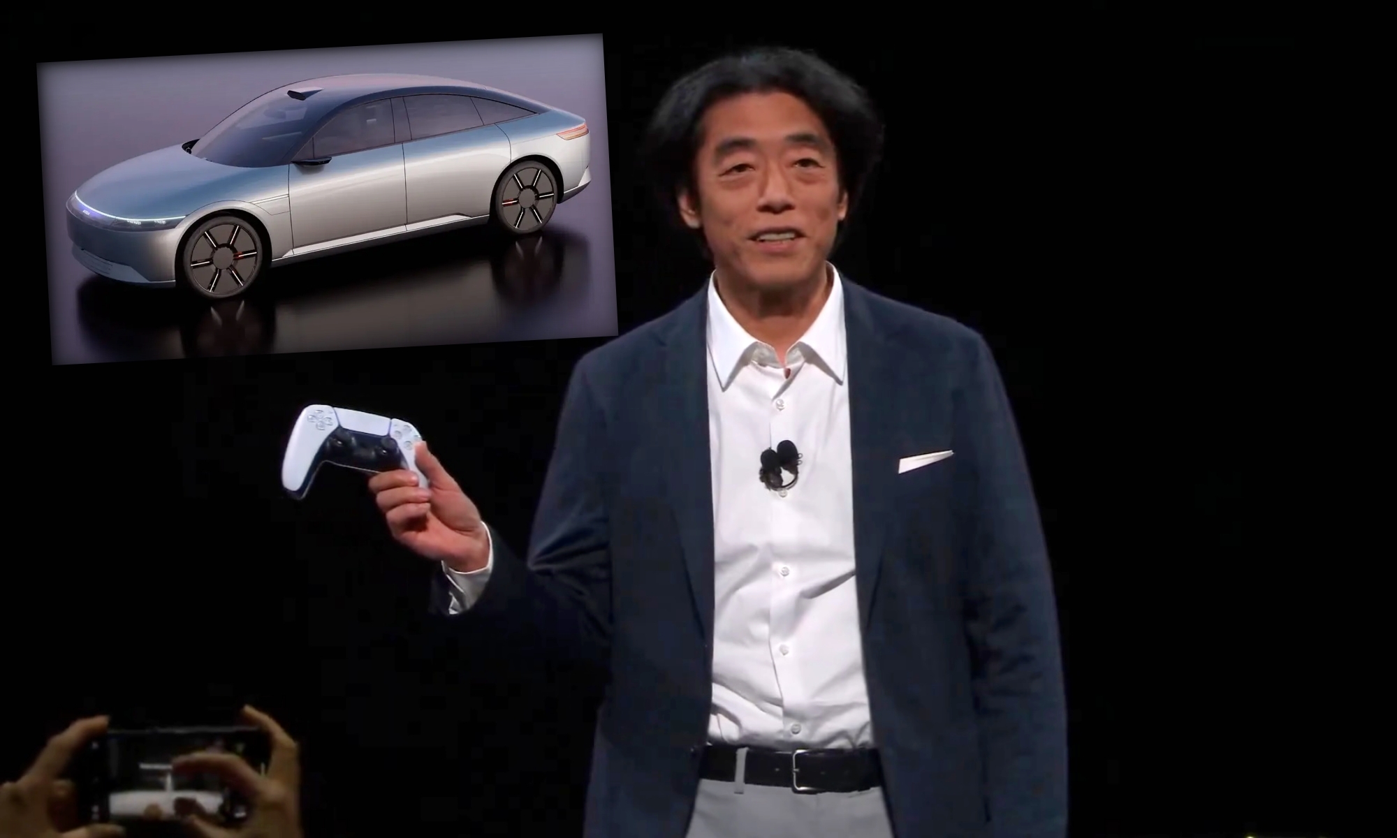 Izumi Kawanishi ha llevado el coche al escenario del CES Las Vegas con el mando de una PS5.