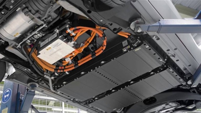 Los coches eléctricos cuentan con un conjunto de baterías de gran capacidad actualmente