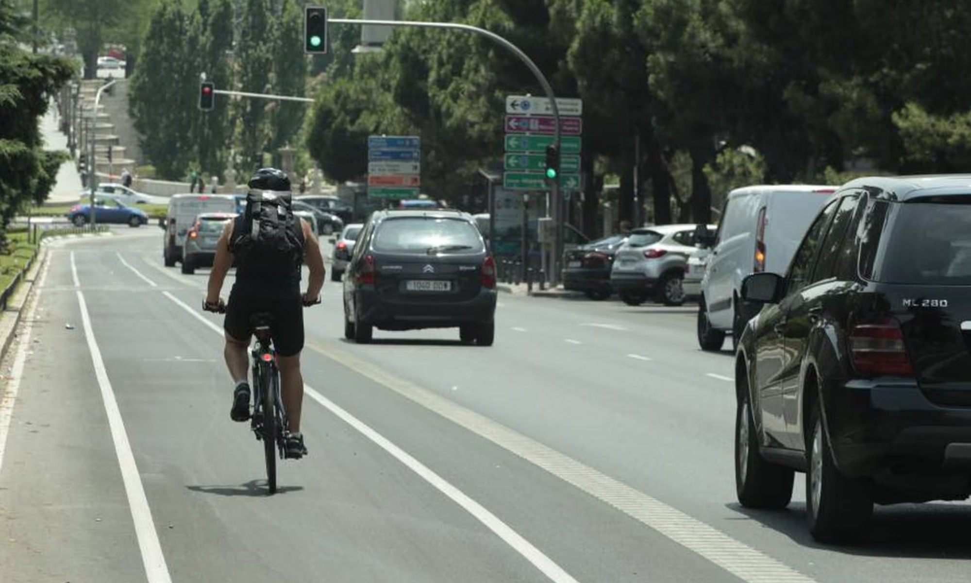 El estudio señala que los automovilistas cometen más infracciones que los ciclistas