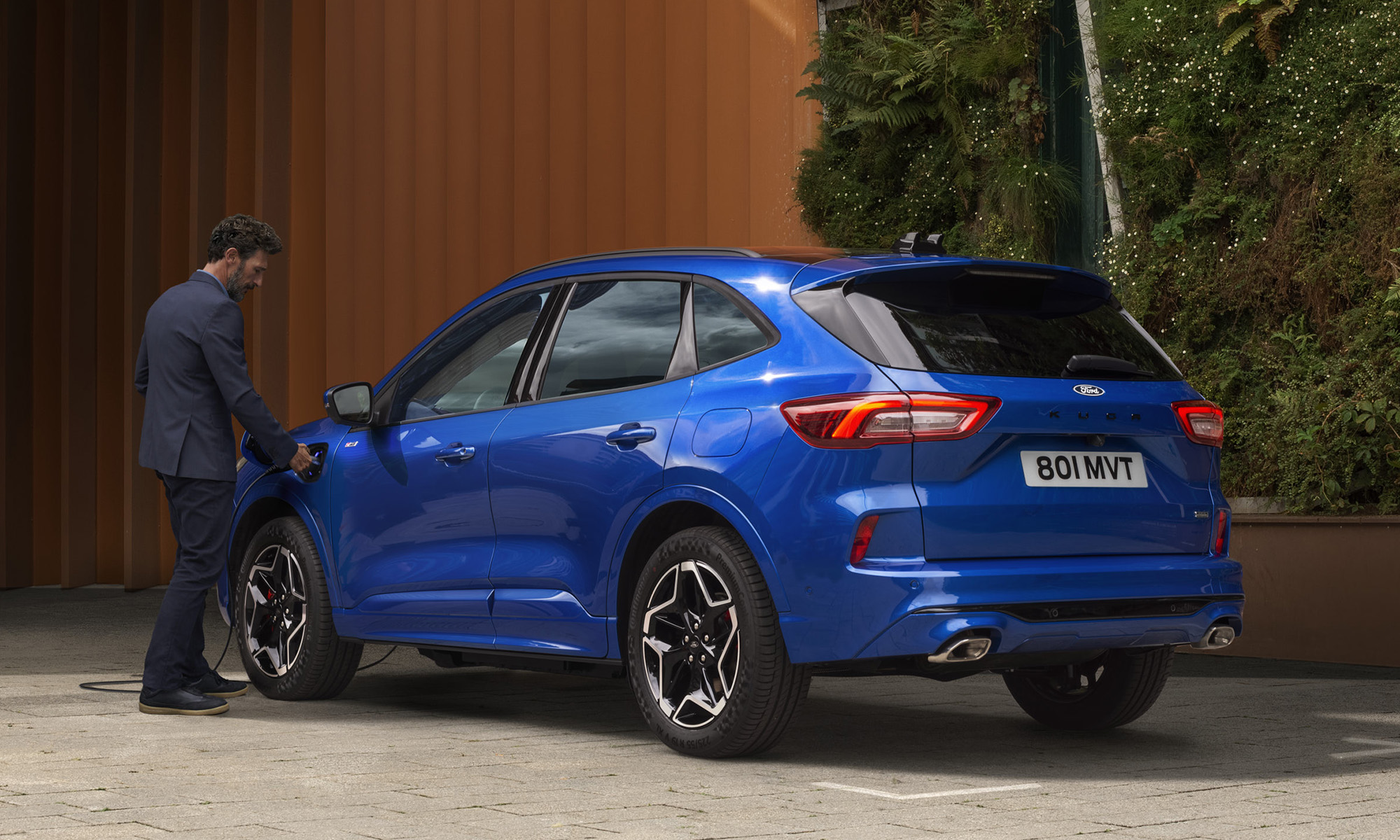 El Ford Kuga reniega del gasóleo en su nuevo restyling.