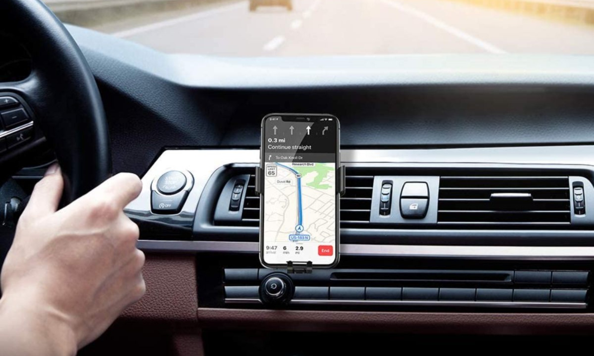 El móvil es una de las cosas que nunca deberías dejar dentro del coche en presencia de muy bajas temperaturas.