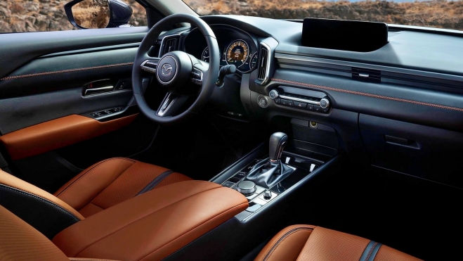 El habitáculo del CX 50 hace gala de la buena armonía y ergonomía típicas de Mazda.