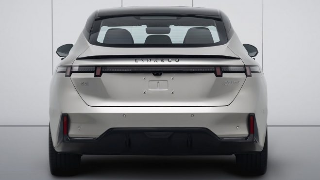 Lynk Co 07 Trasera