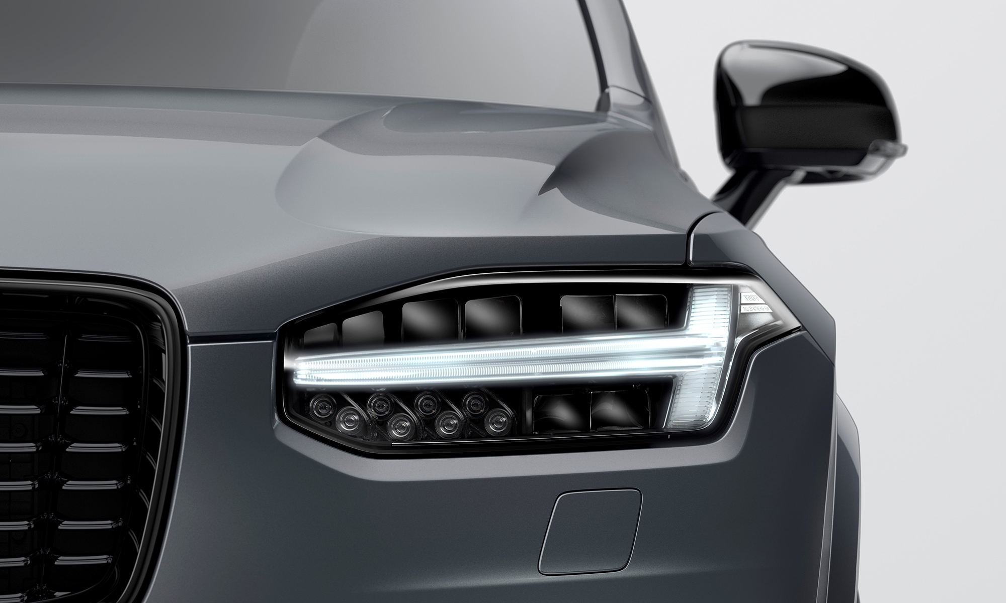 Volvo actualizará los motores térmicos de sus coches híbridos.
