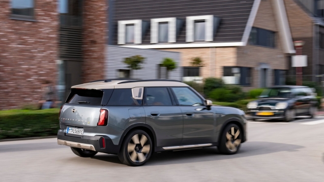 MINI Countryman Trasera