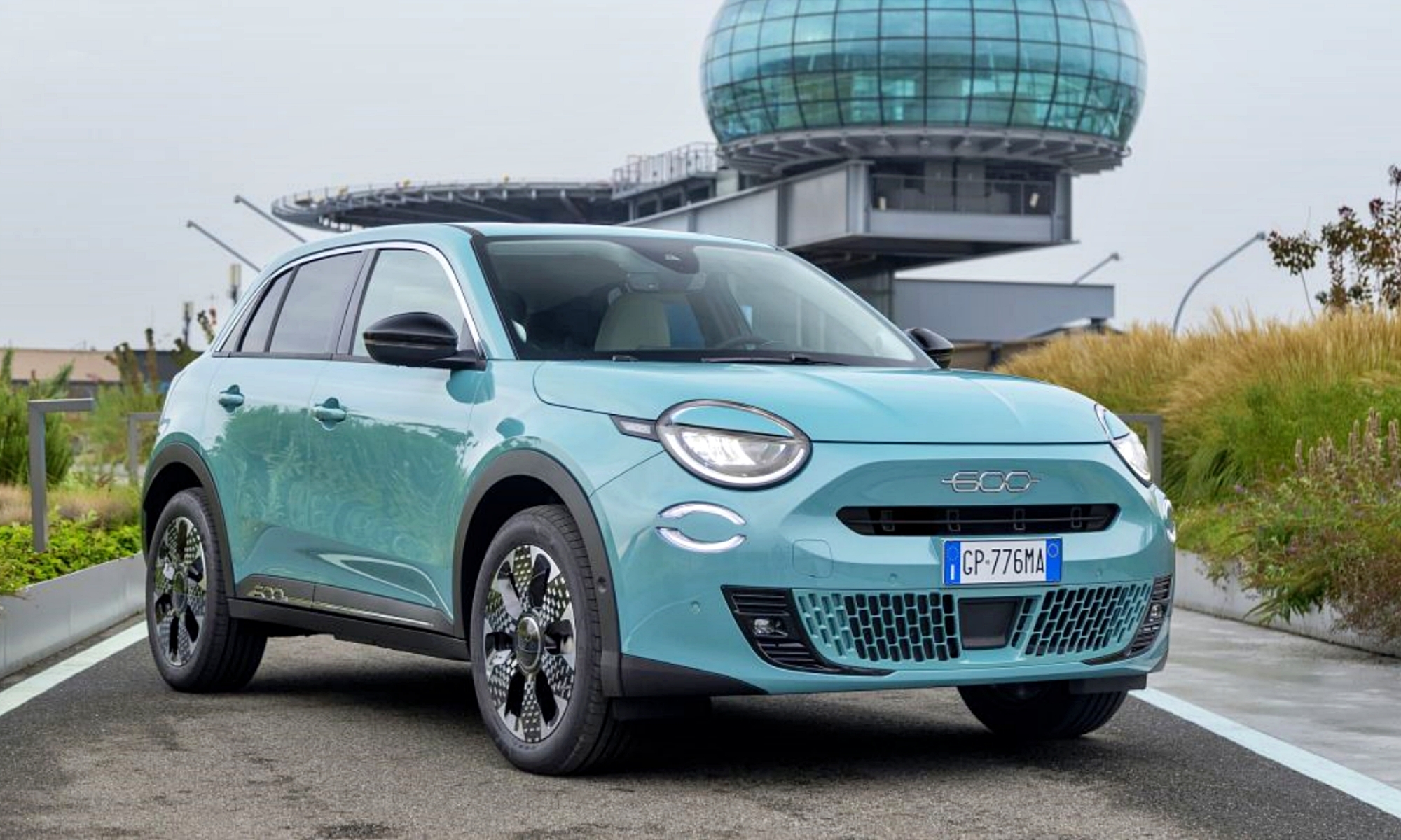 El Fiat 600 Hybrid se suma a la variante eléctrica.