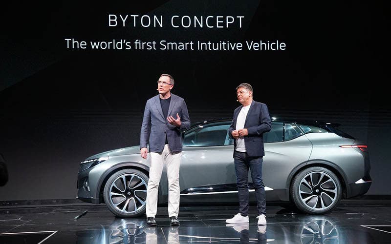  Carsten Breitfeld (derecha) es CEO y cofundador de Byton, la nueva marca de coches eléctricos que quiere cambiar las reglas del juego. 
