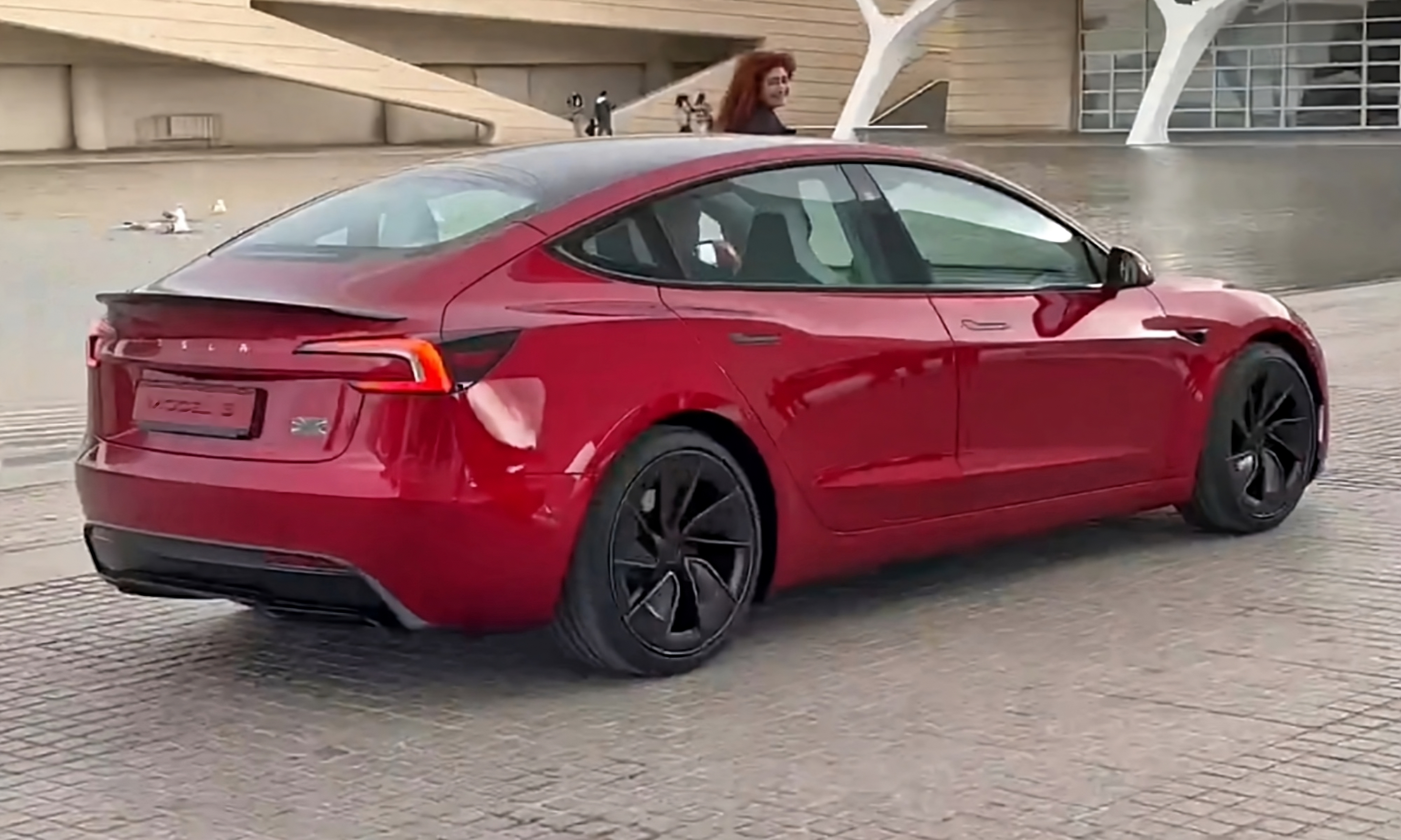 La versión más potente del Model 3 se dará a conocer oficialmente muy pronto.