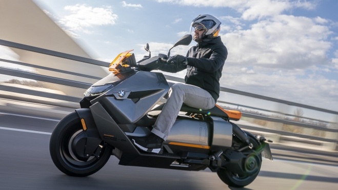 El sustituto llegó en 2022, denominado BMW CE 04. El sustituto llegó en 2022, denominado BMW CE 04.