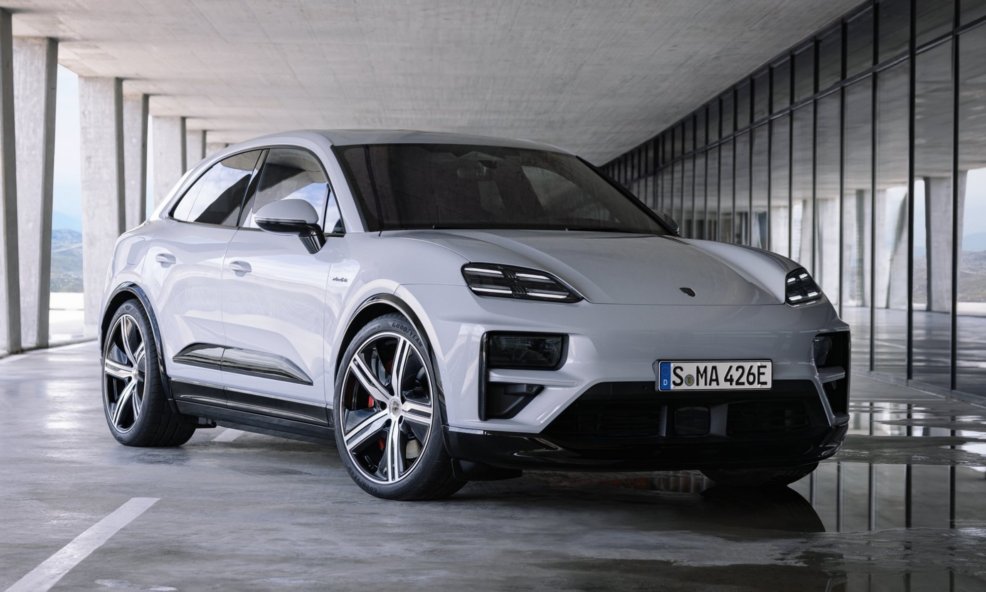 Durante unos meses, Porsche venderá de forma paralela el Macan eléctrico y el térmico.