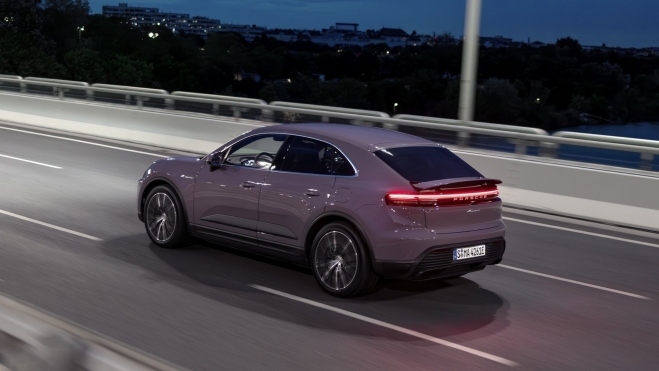 Porsche Macan Electric Trasera