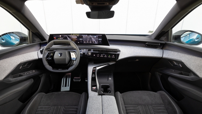 PEUGEOT E3008 interior