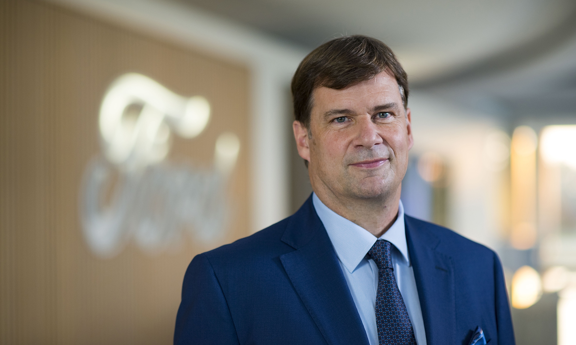 Jim Farley, CEO de Ford, quiere estar preparado frente al avance de las marcas chinas.