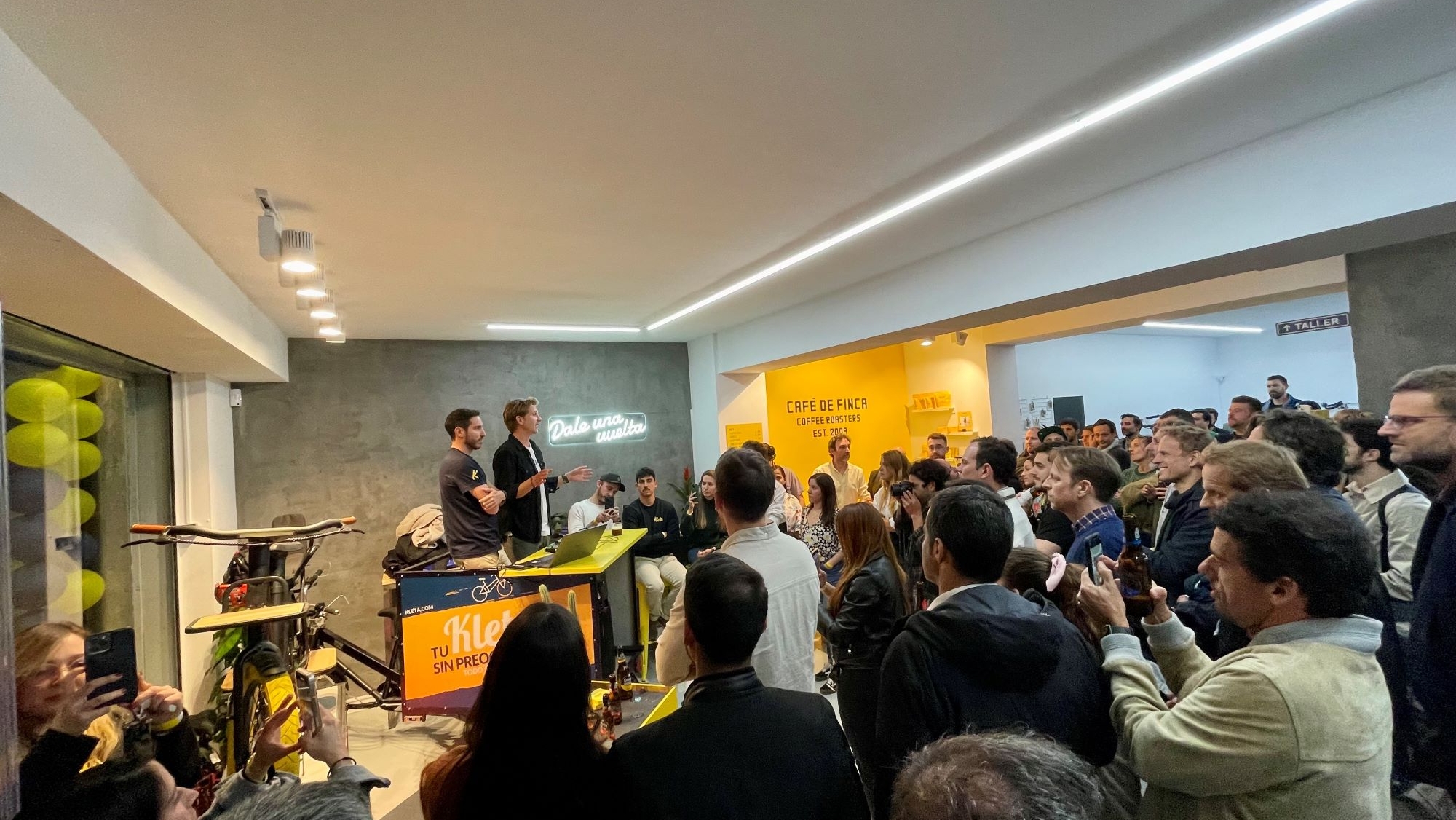 Inauguración de la megatienda de Kleta en Barcelona. Inauguración de la megatienda de Kleta en Barcelona.