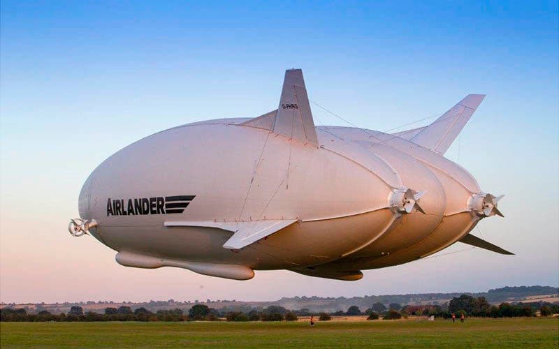  El Airlander 10, la aeronave comercial más grande del mundo, también se electrifica. 