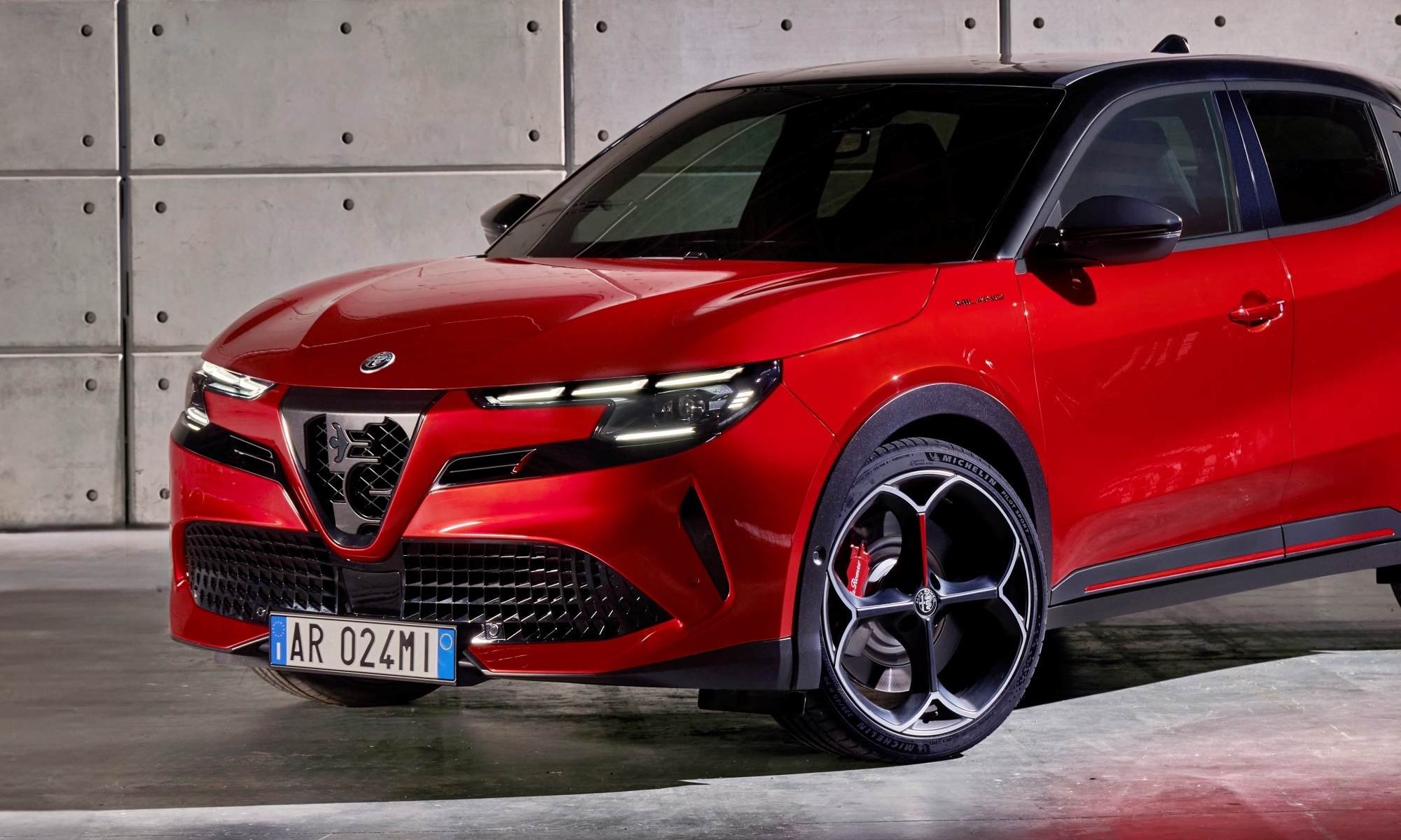 La marca italiana se estrena en el mundo eléctrico con un SUV pequeño.
